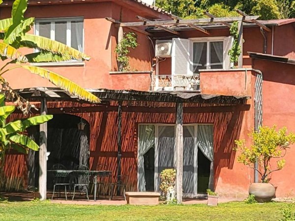 casa indipendente in affitto a Roma in zona Appio Claudio