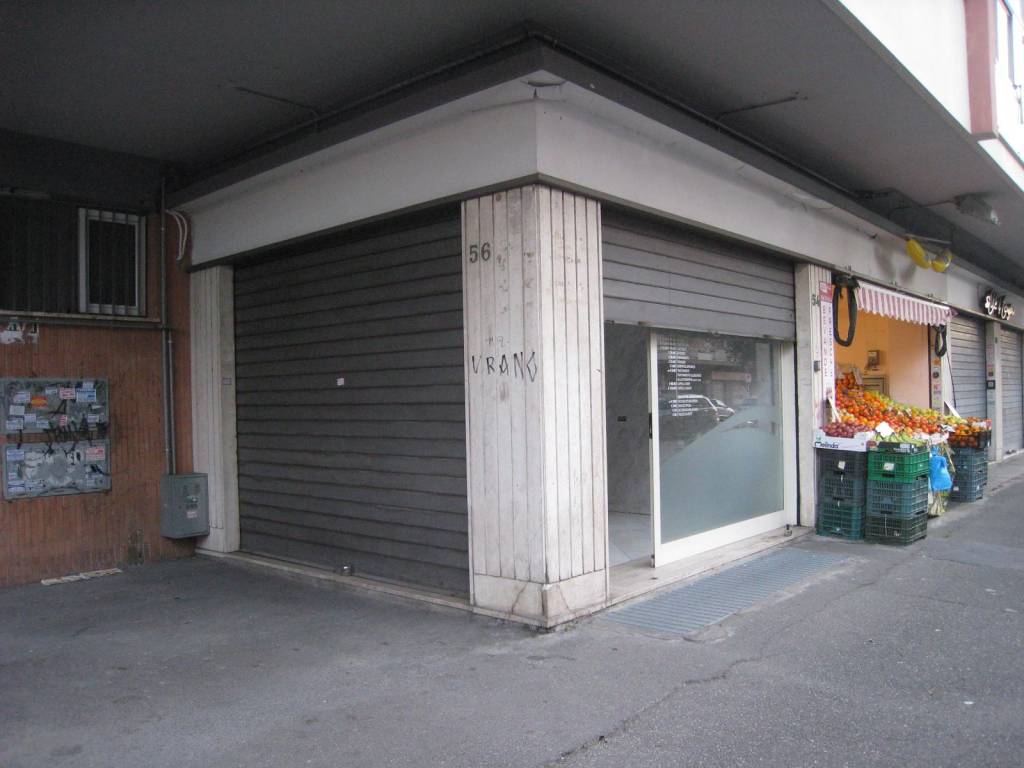 negozio in affitto a Roma in zona Ostia