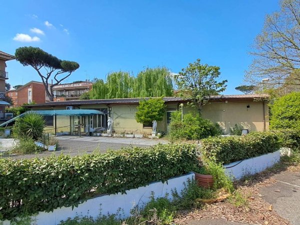 negozio in affitto a Roma in zona Ardeatino