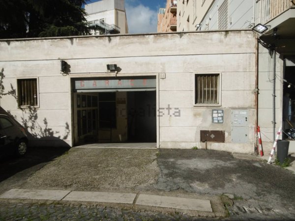 negozio in affitto a Roma in zona Nomentano