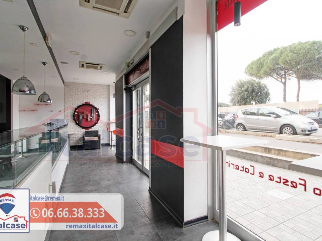 negozio in affitto a Roma in zona Torrevecchia