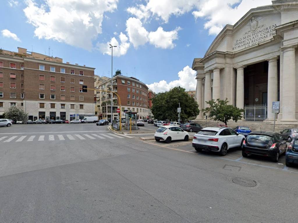 negozio in affitto a Roma in zona Flaminio