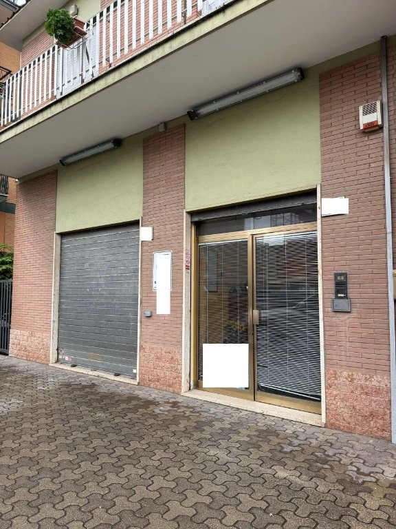locale commerciale in affitto a Roma