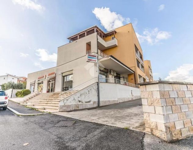negozio in affitto a Roma in zona Lunghezza