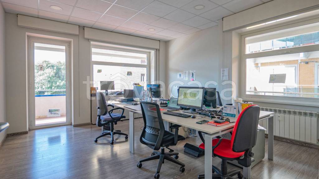 ufficio in affitto a Roma in zona Ardeatino
