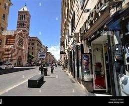 negozio in affitto a Roma in zona Rione Monti/Campitelli