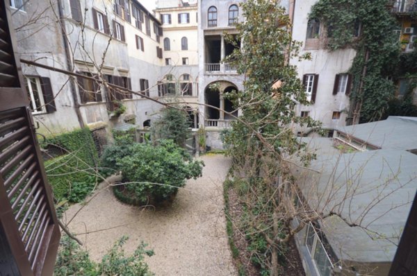 appartamento in affitto a Roma in zona Rione Regola