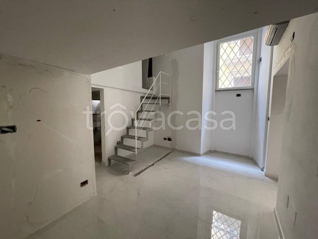 appartamento in affitto a Roma in zona Trevi-Colonna