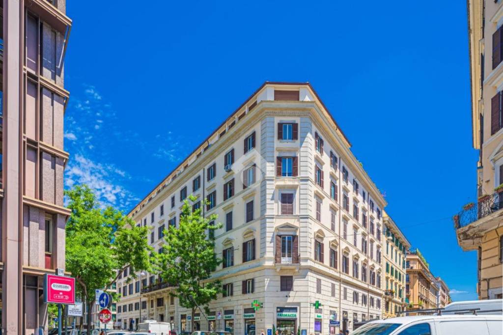negozio in affitto a Roma in zona Rione Prati
