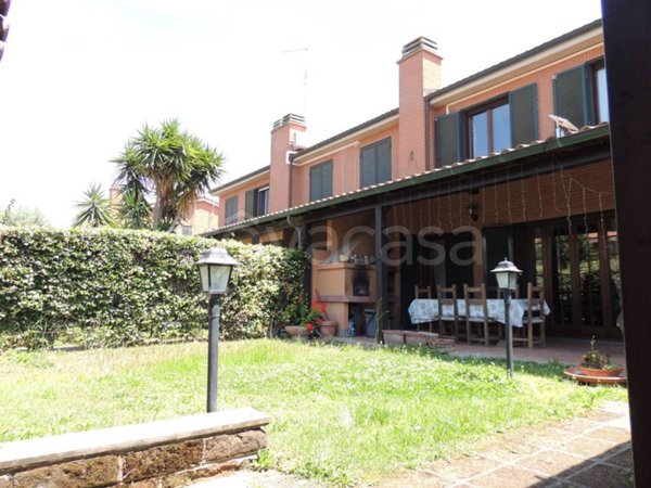 casa indipendente in affitto a Roma in zona Infernetto