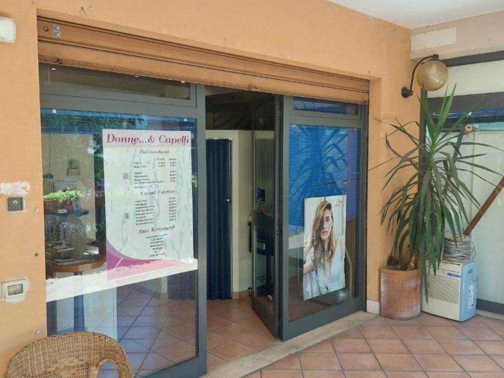 negozio in affitto a Roma in zona Torrevecchia