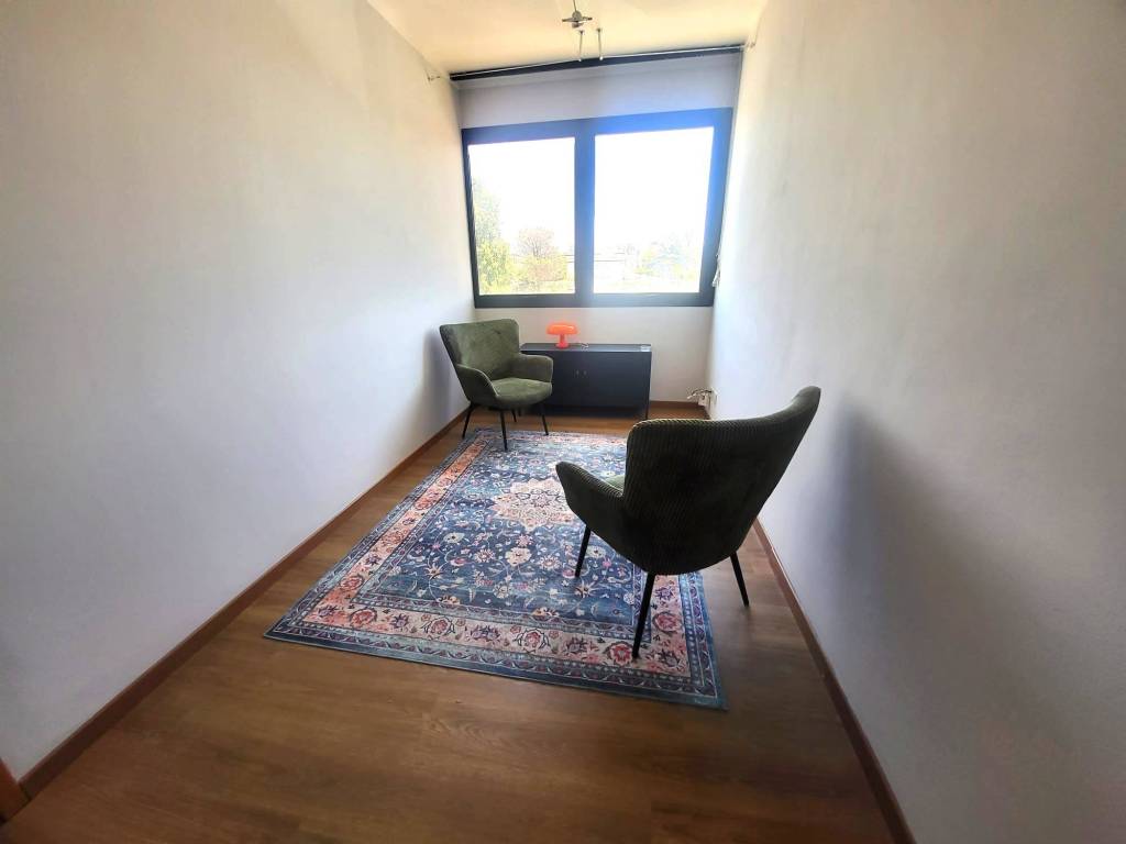 negozio in affitto a Roma in zona Casal Palocco