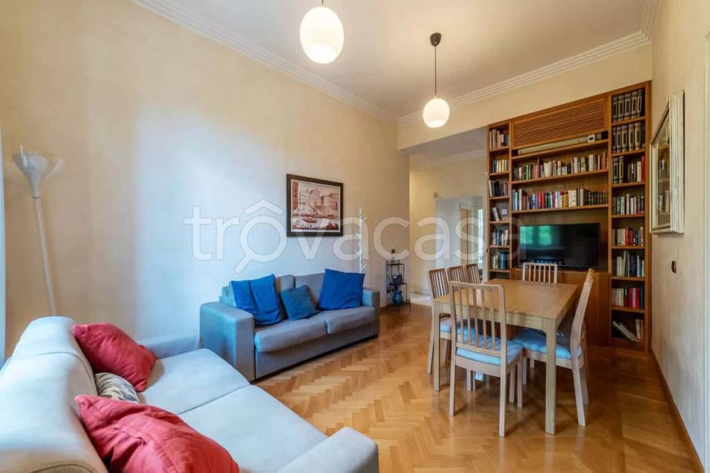 appartamento in affitto a Roma in zona Trevi-Colonna