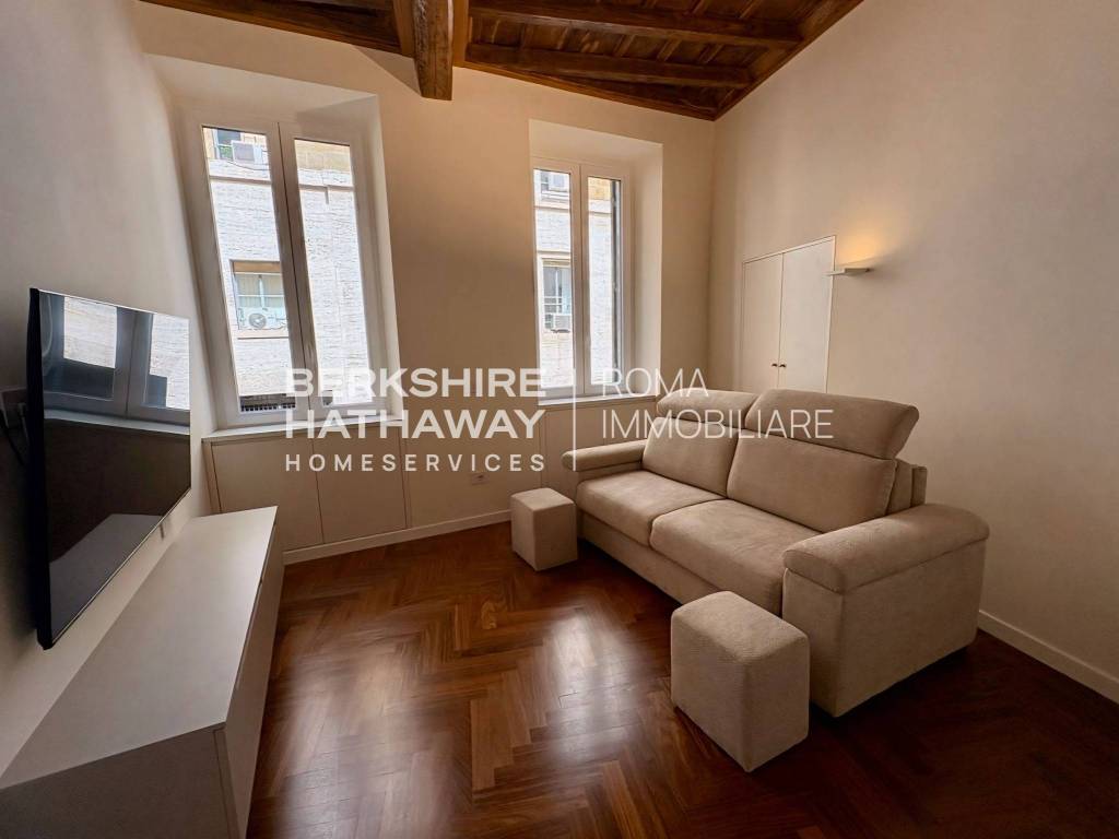 appartamento in affitto a Roma in zona Trevi-Colonna