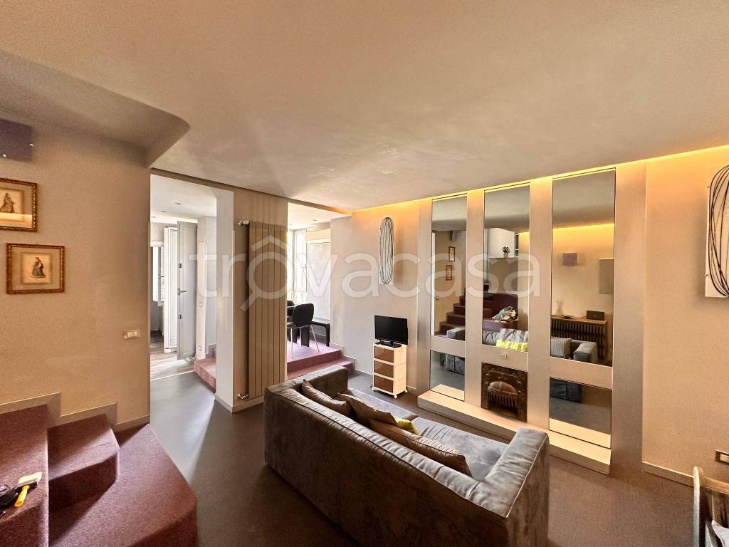 appartamento in affitto a Roma in zona Trevi-Colonna