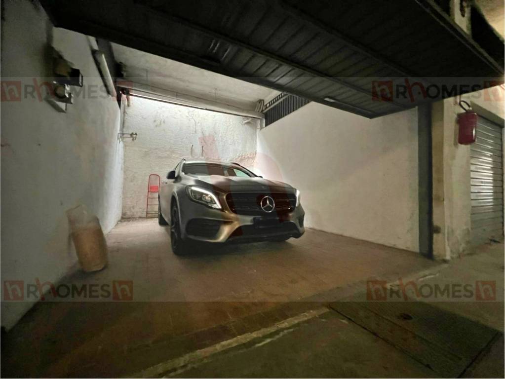 locale di sgombero in affitto a Roma in zona Appio Claudio