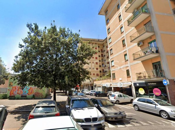 locale di sgombero in affitto a Roma in zona Appio Claudio