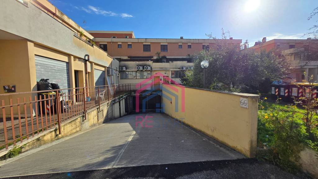 locale di sgombero in affitto a Roma in zona Casal Monastero