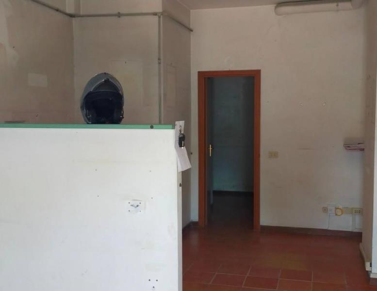 negozio in affitto a Roma in zona San Basilio