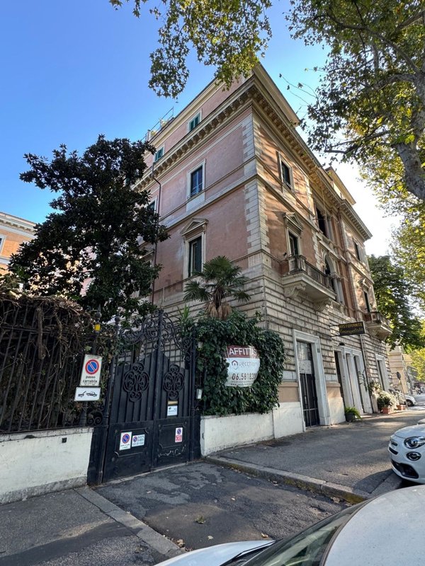 ufficio in affitto a Roma in zona Rione Regola