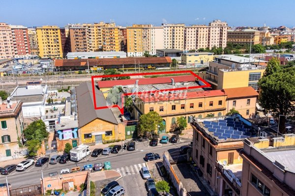locale commerciale in affitto a Roma in zona Tuscolano