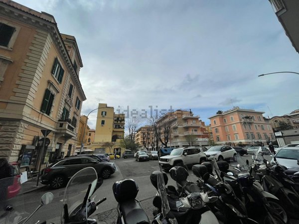 locale commerciale in affitto a Roma in zona Appio Latino