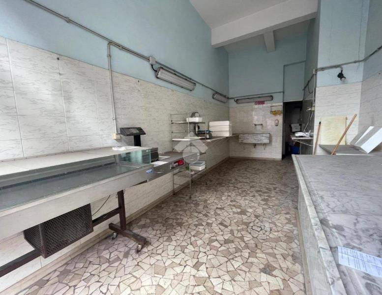 locale commerciale in affitto a Roma in zona Appio Latino