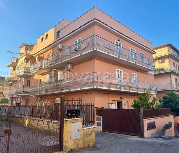 appartamento in affitto a Roma in zona Torre Angela