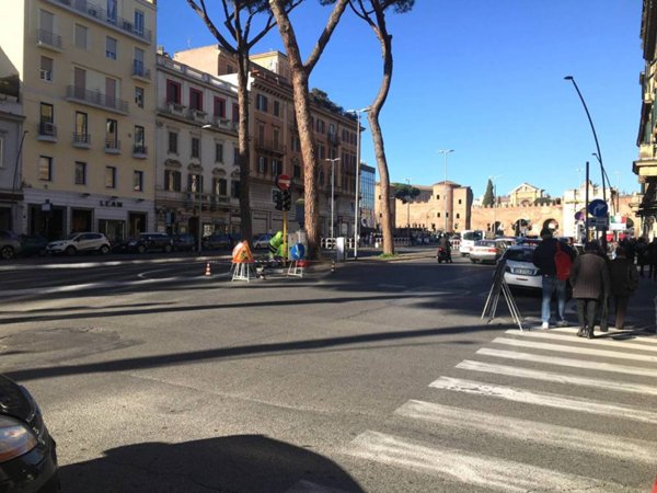 negozio in affitto a Roma in zona Tuscolano