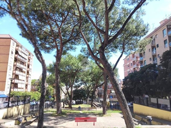 negozio in affitto a Roma in zona Portuense