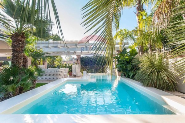 casa indipendente in affitto a Roma in zona Infernetto