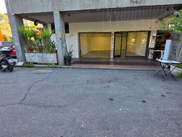 negozio in affitto a Roma in zona Castel Giubileo