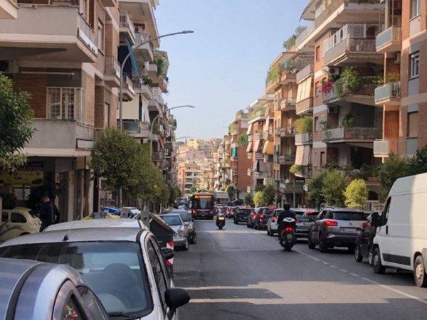 negozio in affitto a Roma