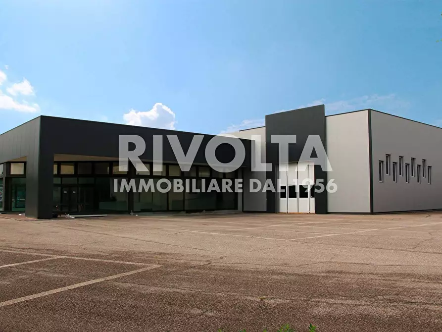 locale di sgombero in affitto a Roma in zona Torre Spaccata