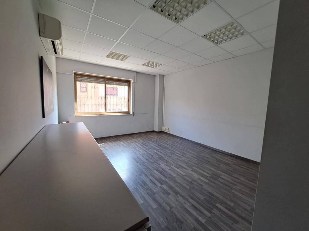 ufficio in affitto a Roma in zona Romanina