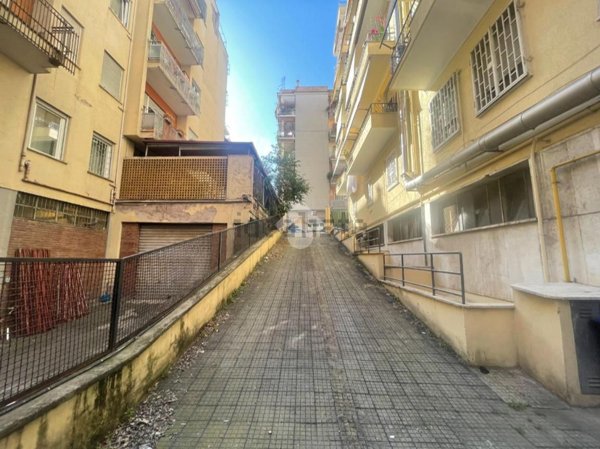 locale di sgombero in affitto a Roma in zona Monte Sacro/Talenti