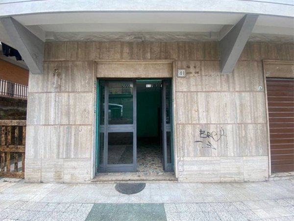 negozio in affitto a Roma in zona Tor Bella Monaca