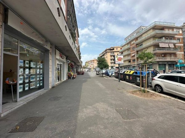 negozio in affitto a Roma in zona Aurelio