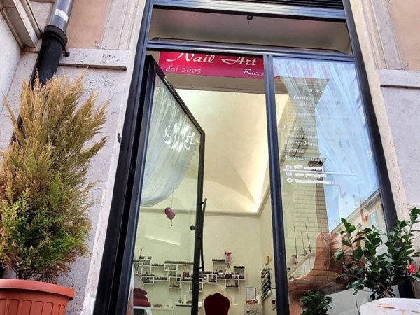 negozio in affitto a Roma in zona Rione Prati