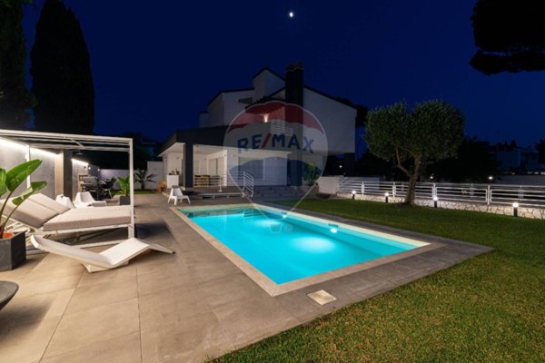 casa indipendente in affitto a Roma in zona Axa