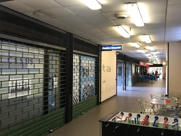 locale commerciale in affitto a Roma in zona Spinaceto