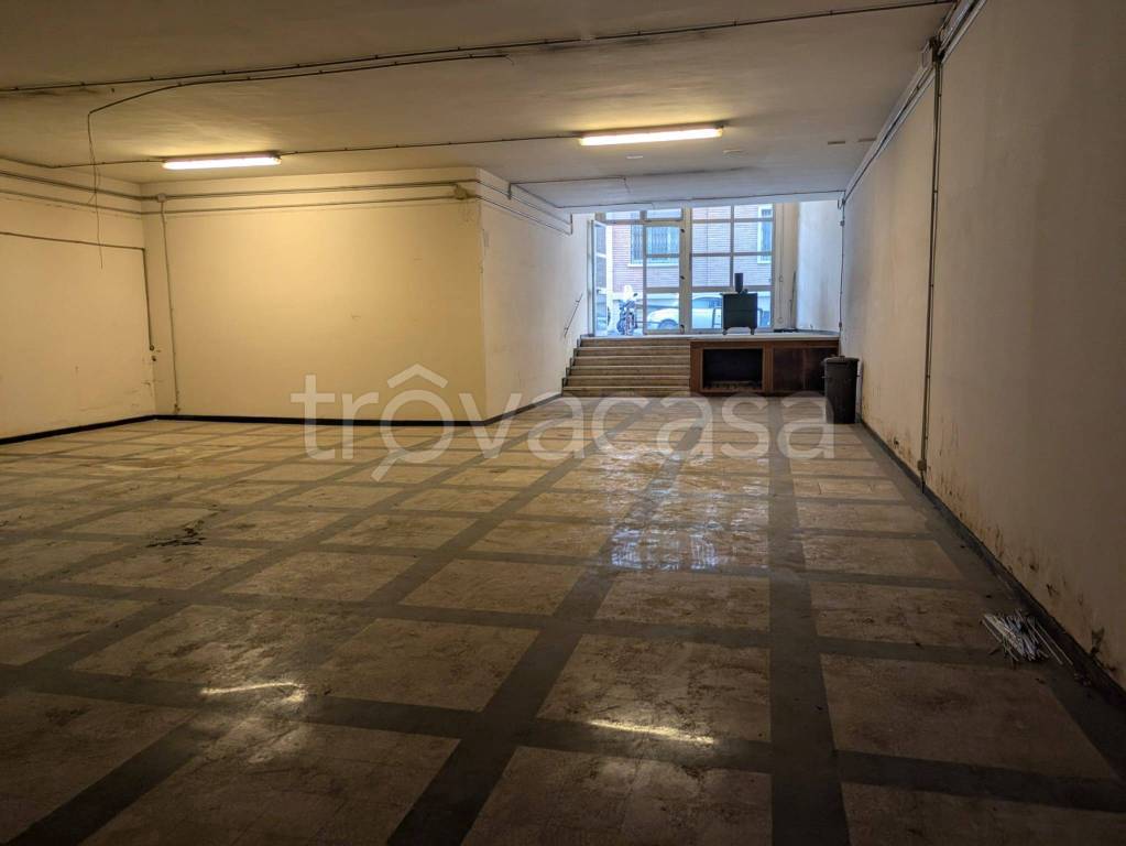 negozio in affitto a Roma in zona Trevi-Colonna