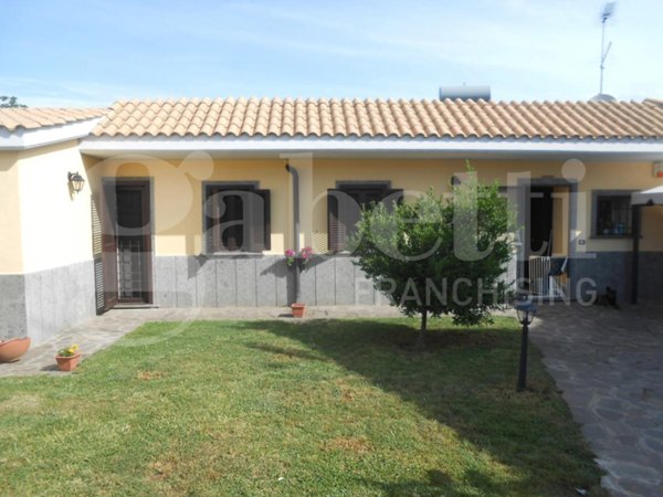casa indipendente in affitto a Roma in zona Castelverde