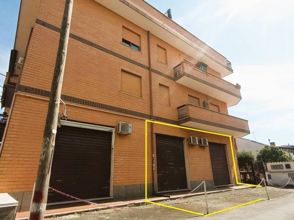 negozio in affitto a Roma in zona Dragona/Bagnoletto