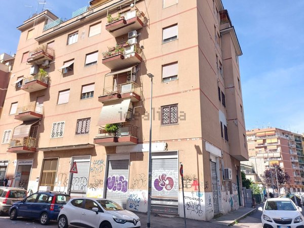 locale di sgombero in affitto a Roma in zona Prenestino-Centocelle