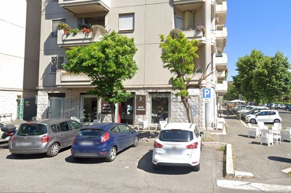 locale commerciale in affitto a Roma in zona Torrino