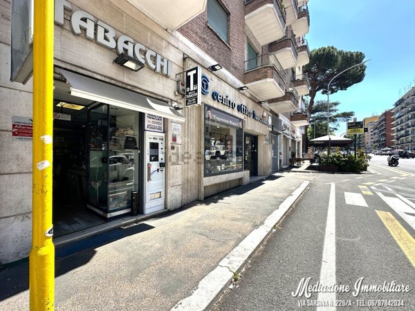 negozio in affitto a Roma