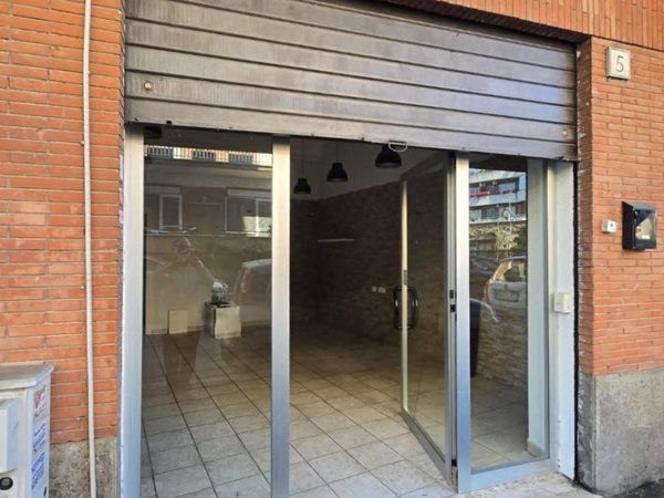 negozio in affitto a Roma in zona Portuense
