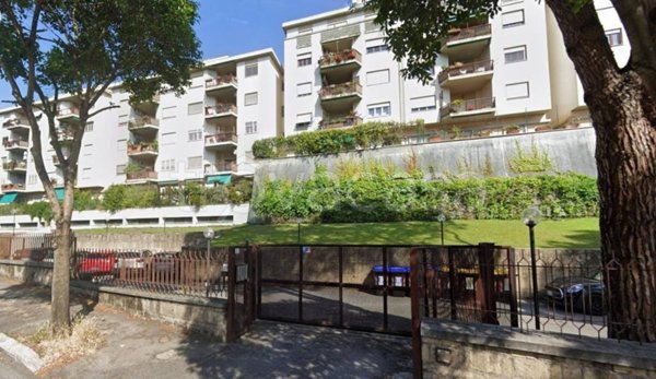 locale commerciale in affitto a Roma in zona Mostacciano