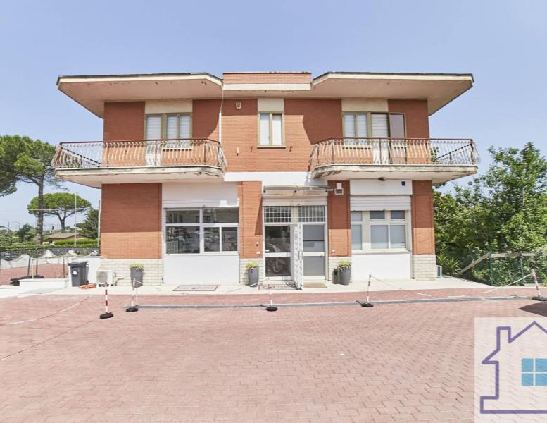 locale commerciale in affitto a Roma in zona Borghesiana
